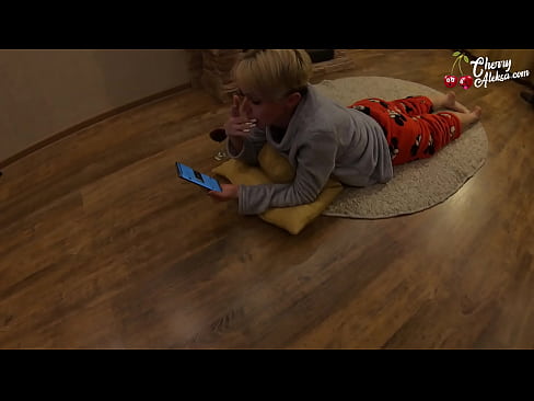 ❤️ Una bionda pazza succhia un cazzo enorme succhia e salta sopra - sessu anale ️ Video cazzo  à co.libporno.ru ❌️