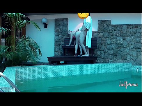 ❤️ Boss invita a cameriera à a piscina, ma ùn pudia resiste à un caldu ️ Video cazzo  à co.libporno.ru ❌️